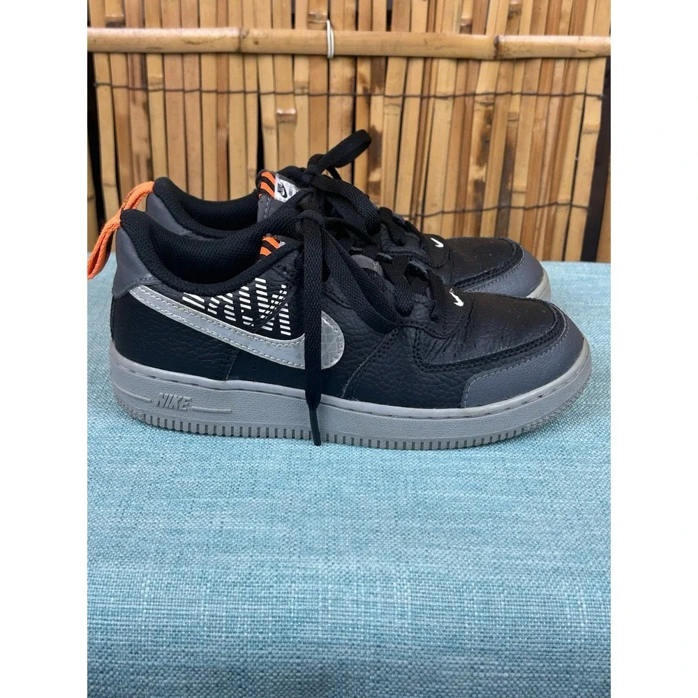 NIKE AIR FORCE 1 LV8 2 